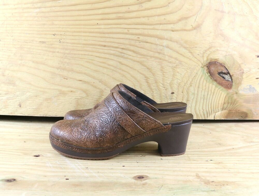 New Crocs Clogs Womens Sz11 Triple Dual Comfort Tooled Brown Shoes Flats Comfort